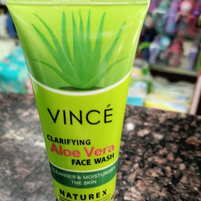 Vinc Allovera Face Wash